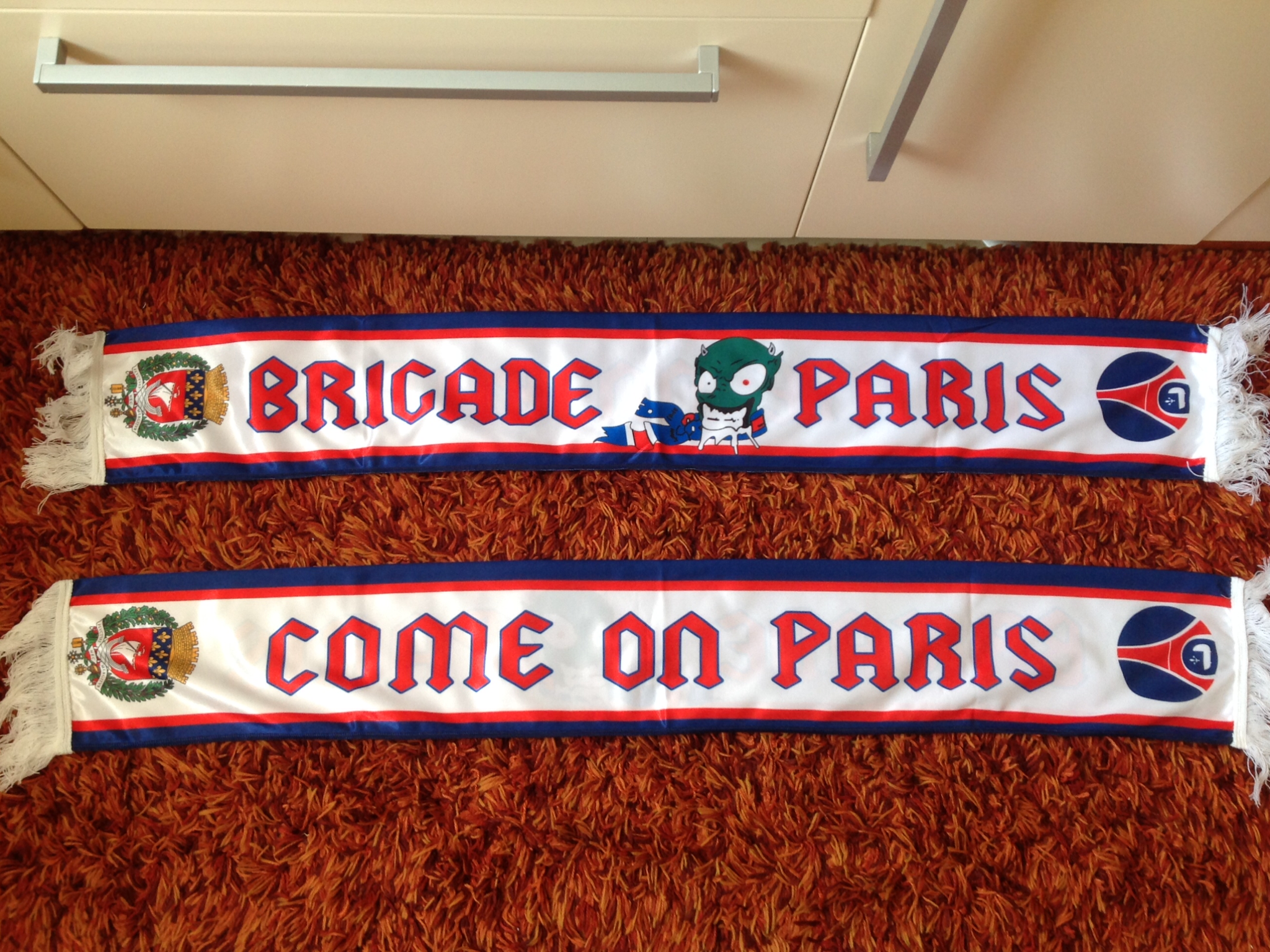 PSG - 111 - BRIGADE PARIS / COME ON PARIS