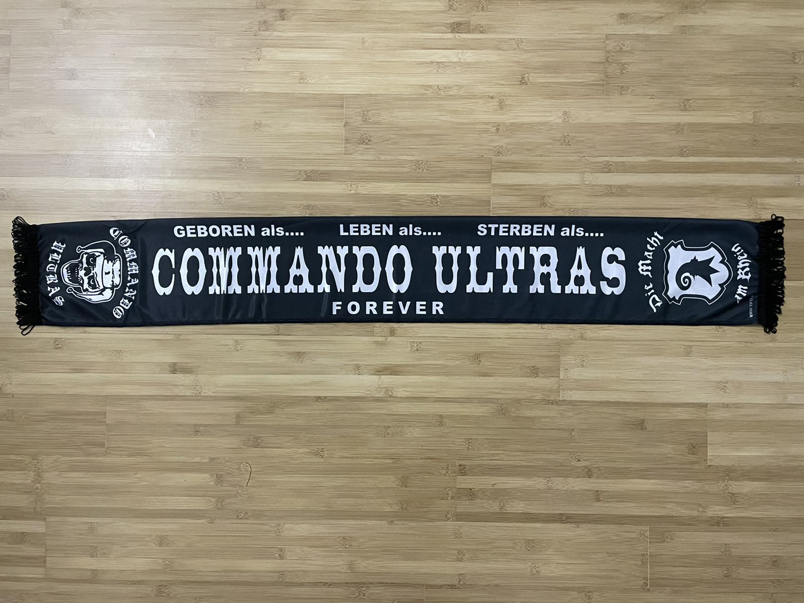 FC Basel 1893 - 02 - Commando Ultras