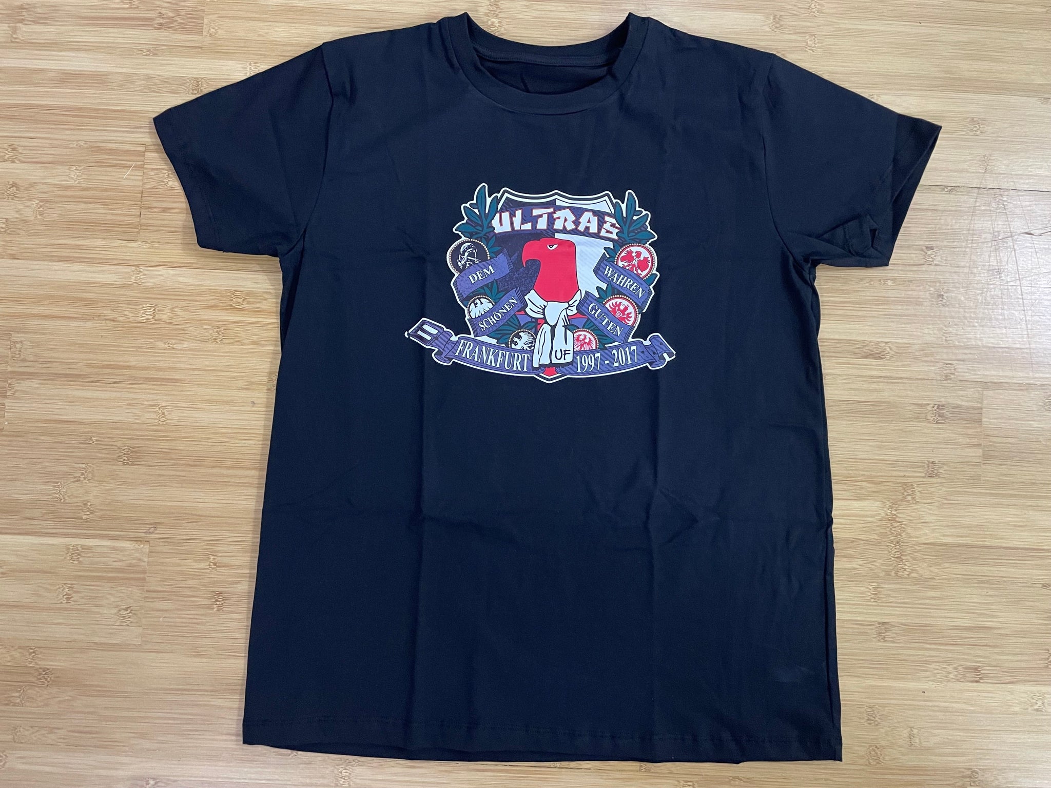 Eintracht Frankfurt - t-shirt - 01 - 20 yahre - S size
